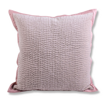 Bild in Galerie-Viewer laden, Blush Rose Velvet Kissenbezug