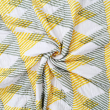 Load image into Gallery viewer, Sunnie Chintz reversible quilt