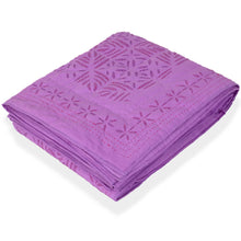 Load image into Gallery viewer, Applique Violet Quilt