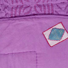 Load image into Gallery viewer, Applique Violet Quilt
