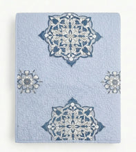 Bild in Galerie-Viewer laden, bombay-birds-suzani-orchideen-decke-hellblau