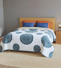 Charger l'image dans la visionneuse de la galerie, La courtepointe Susani grise