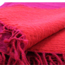 Charger l'image dans la visionneuse de la galerie, Couverture à carreaux bougainvilliers Razzmatazz