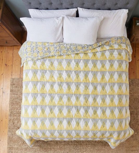 SUNNIE CHINTZ reversible quilt