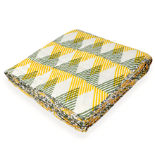 Load image into Gallery viewer, Sunnie Chintz reversible quilt
