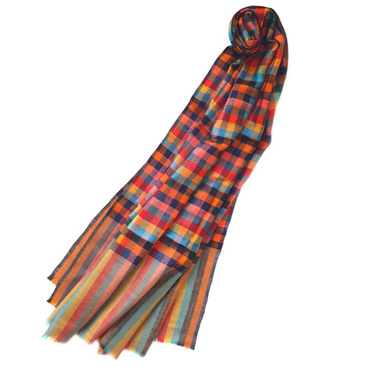 LURY Pashmina Kaschmir Schal, drapiert mit bunten Karos und Streifenborden in Orange, Gelb und Petrol.