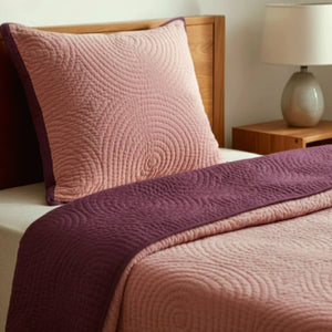 Couette réversible en velours rose baie