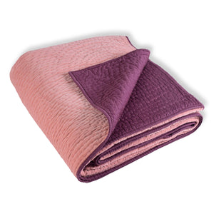 Couette réversible en velours rose baie