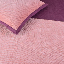 Charger l&#39;image dans la visionneuse de la galerie, Couette réversible en velours rose baie
